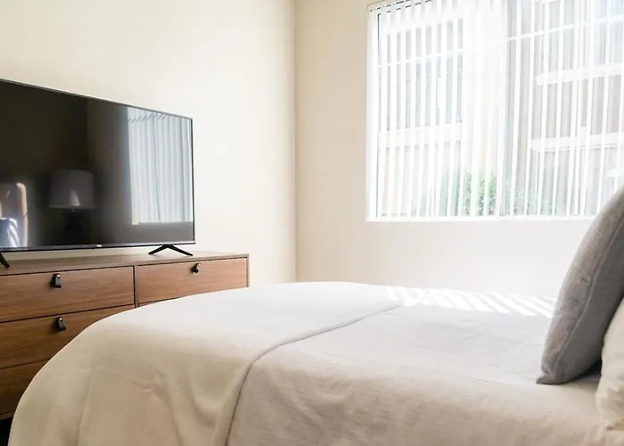 Apartment Landing - Modern With Amazing Amenities Tucson