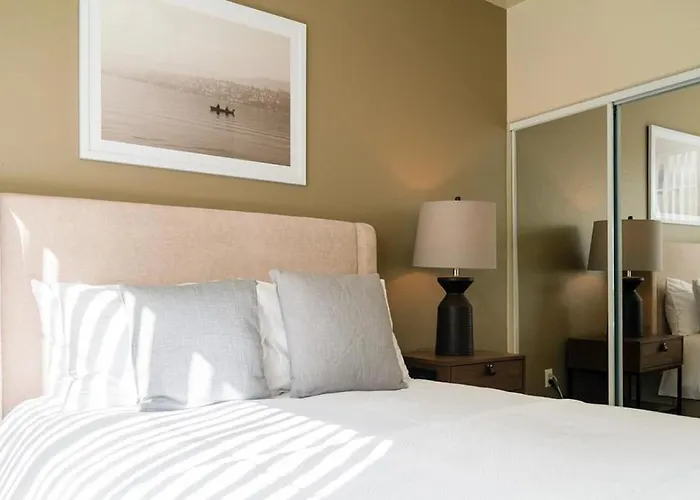 Landing - Modern With Amazing Amenities *