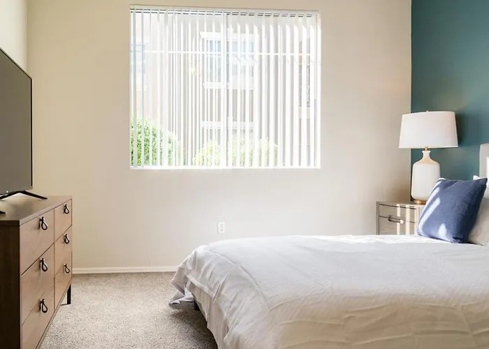 Landing - Modern With Amazing Amenities Tucson