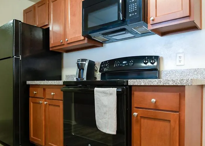 Landing - Modern With Amazing Amenities *