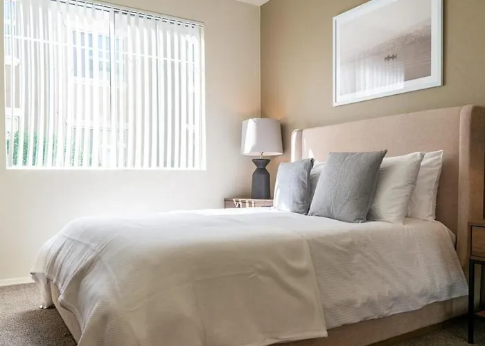 Landing - Modern With Amazing Amenities Apartment