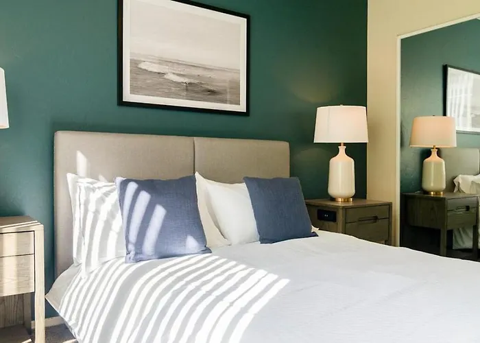 Apartment Landing - Modern With Amazing Amenities *